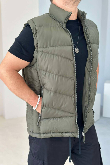 POCKET SIMPLE MEN VEST IN DARK GREEN COLOR - 5