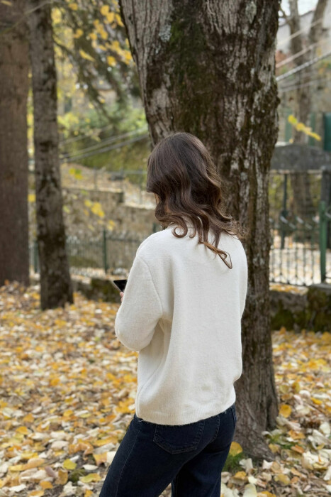 POLO NECK BUTTONS SINGLE POCKET WOMEN SWEATER CREAM/KREM - 2