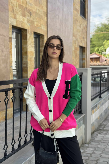 PULOVËR E THJESHTË ME SHKRONJËN B PËR FEMRA NË NGJYRË CIKLAMI - 2