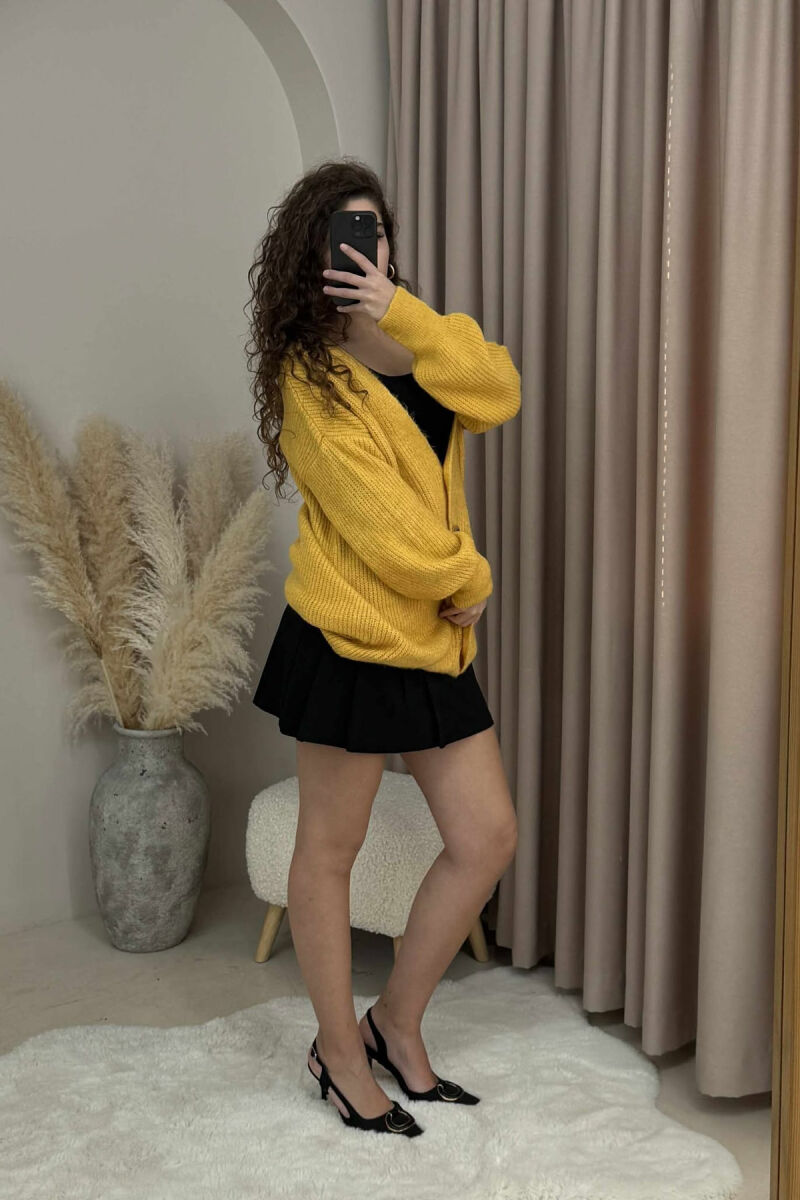 PULOVËR E THJESHTË NJË NGJYRËSHE PËR FEMRA NË NGJYRË MUSTARDË - 3