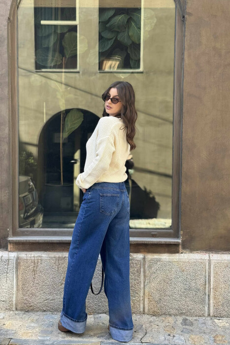 PULOVËR E THJESHTË NJË NGJYRËSHE PËR FEMRA NË NGJYRË KREM - 2