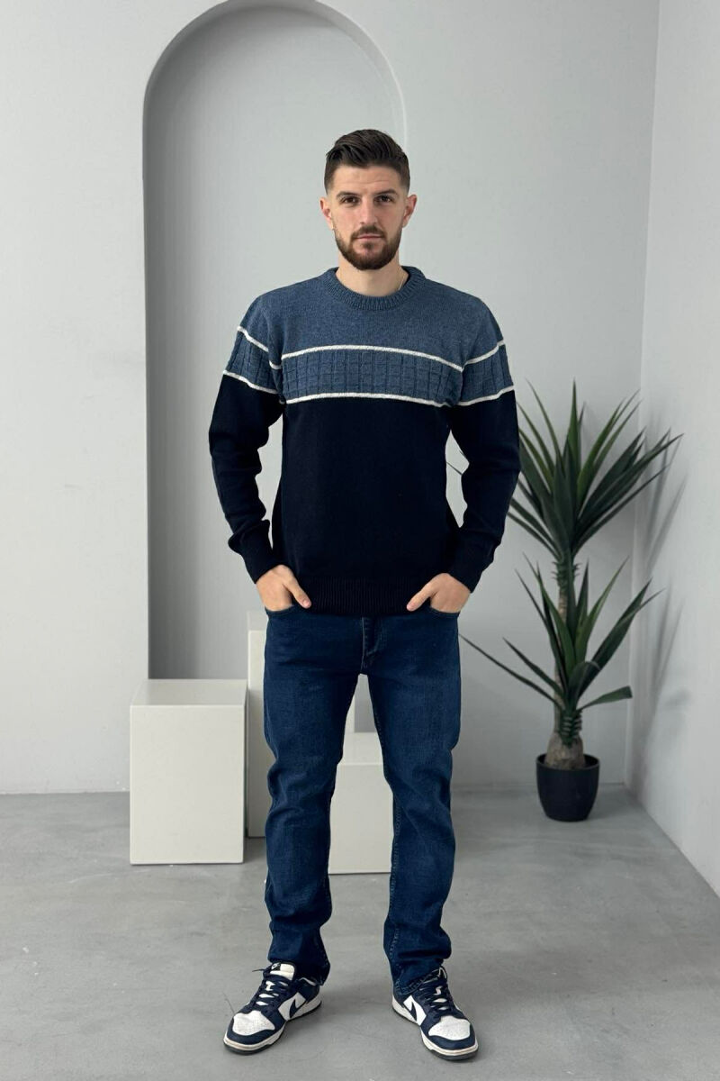 PULOVËR E THJESHTË PËR MESHKUJ NË NGJYRËN BLU E ZBARDHUR - 1