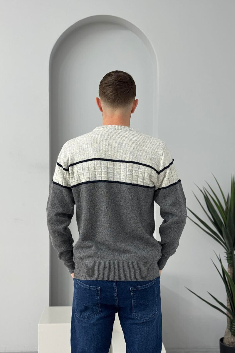 PULOVËR E THJESHTË PËR MESHKUJ NË NGJYRËN GRI E ZBARDHUR - 3