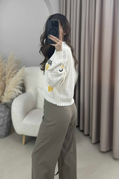 PULOVËR E THURRUR ME ANANAS PËR FEMRA NË NGJYRË KREM - 8