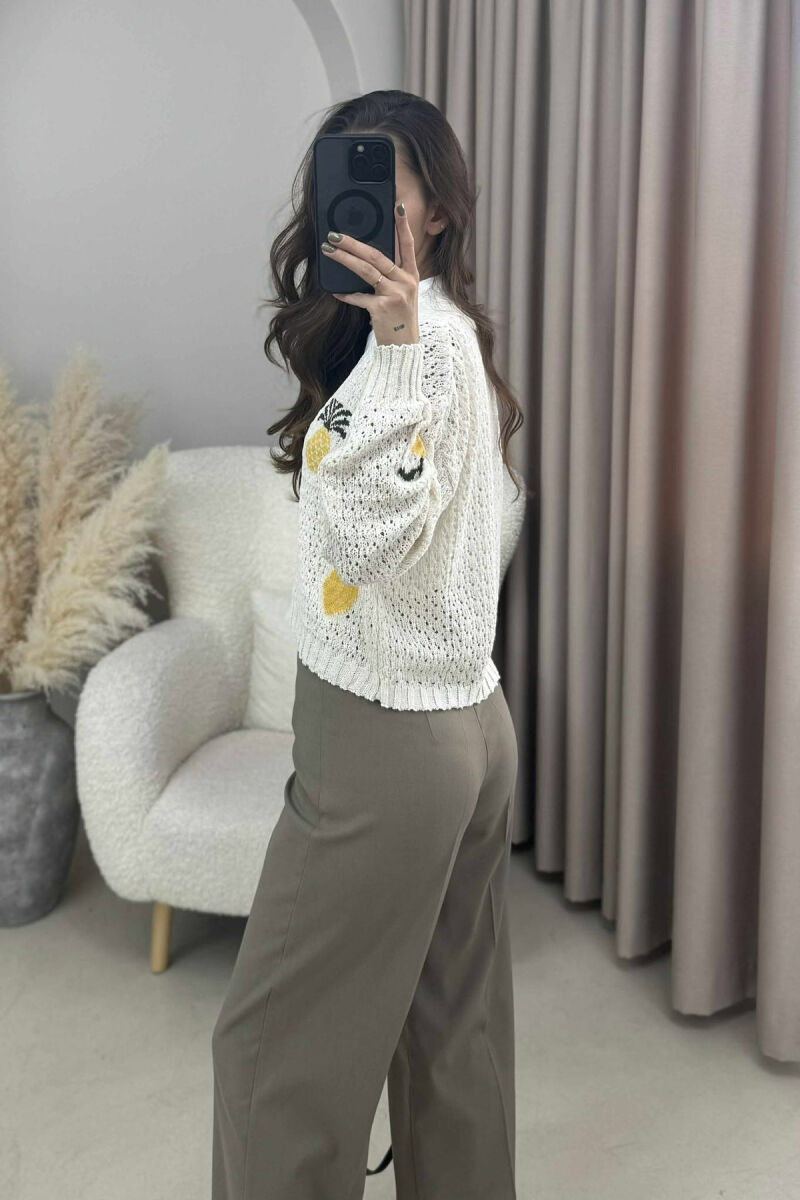 PULOVËR E THURRUR ME ANANAS PËR FEMRA NË NGJYRË KREM - 8