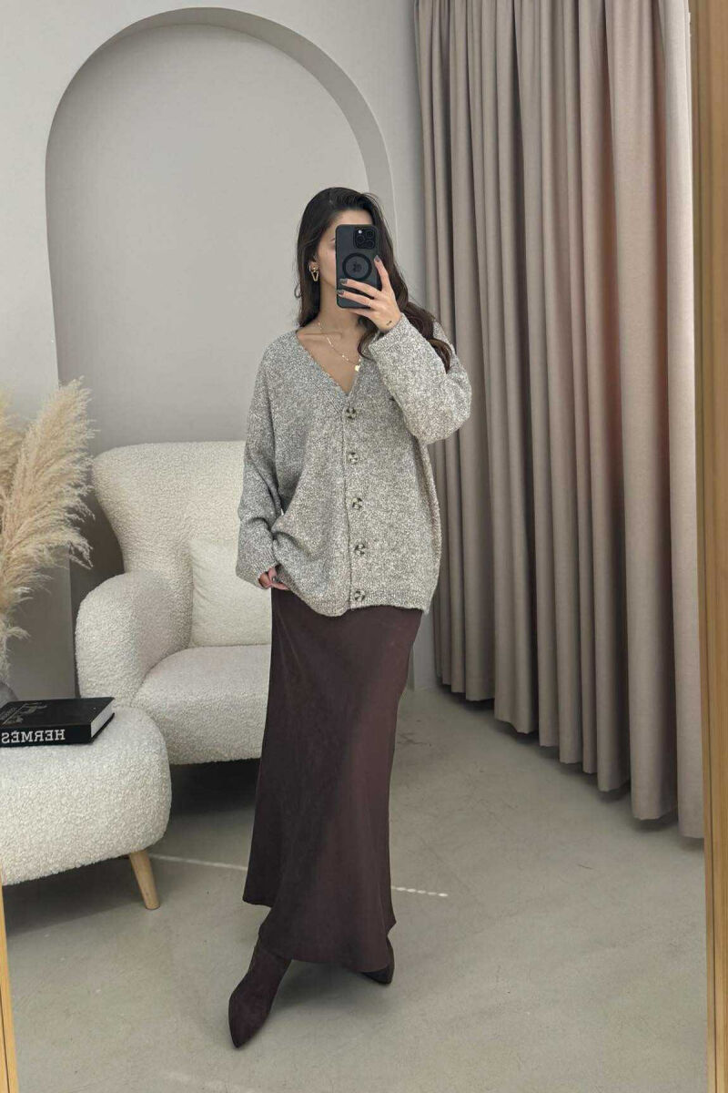 PULOVËR E THURRUR ME BUTONA PËR FEMRA NË NGJYRË GRI - 1