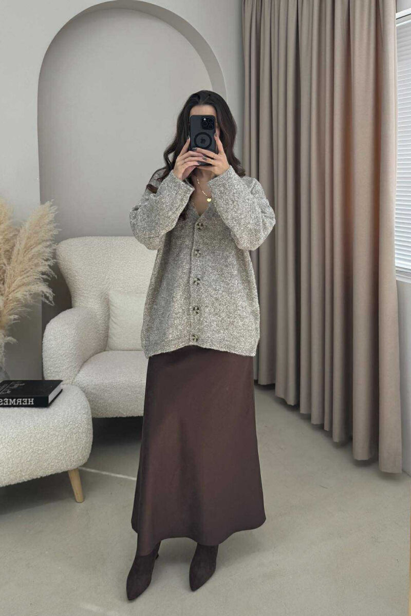 PULOVËR E THURRUR ME BUTONA PËR FEMRA NË NGJYRË GRI - 2