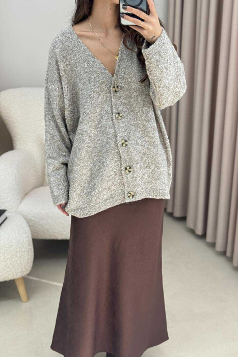 PULOVËR E THURRUR ME BUTONA PËR FEMRA NË NGJYRË GRI - 4