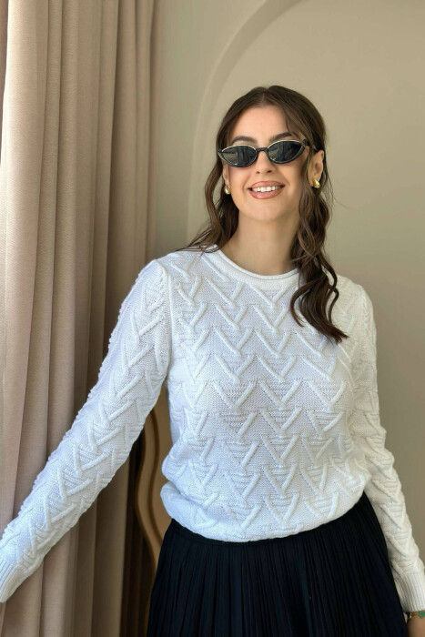 PULOVER ME DIZANJO TREKËNDËSHI PËR FEMRA NË NGJYRËN E BARDHÊ - 3