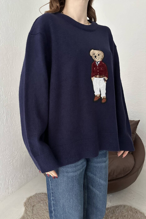 PULOVËR ME IMAZHIN E ARUSHIT PËR FEMRA NË NGJYRËN BLU E ERRËT - 5