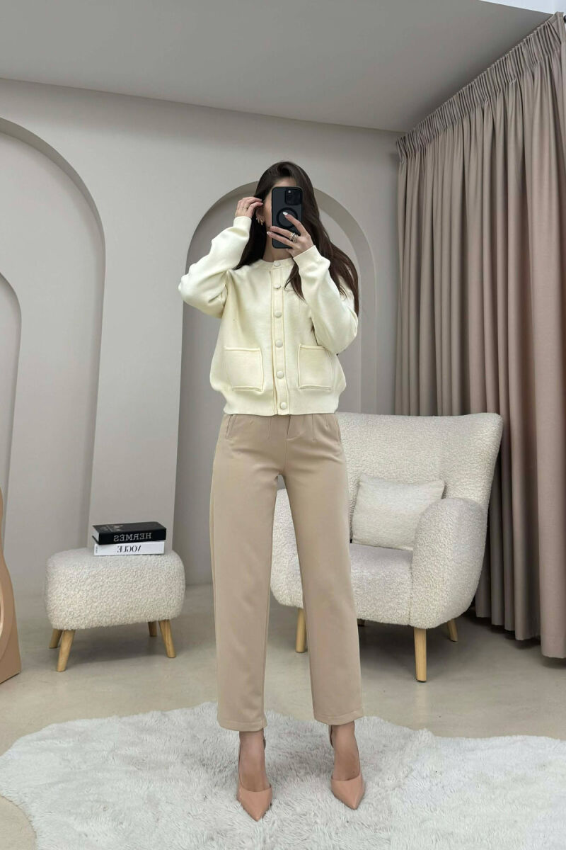 PULOVER ME JAKE RRETHORE DHE XHEPA PER FEMRA NE NGJYRE KREM - 4