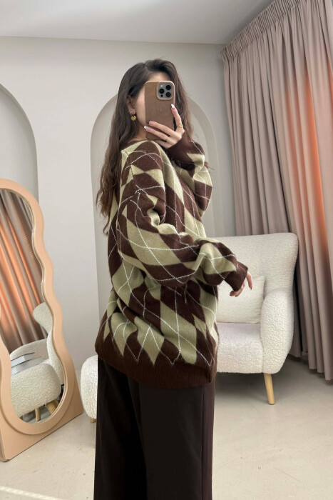 PULOVER ME KOPSA DHE DIZAJN ROMBESH PER FEMRA NE NGJYRE MENTE - 2