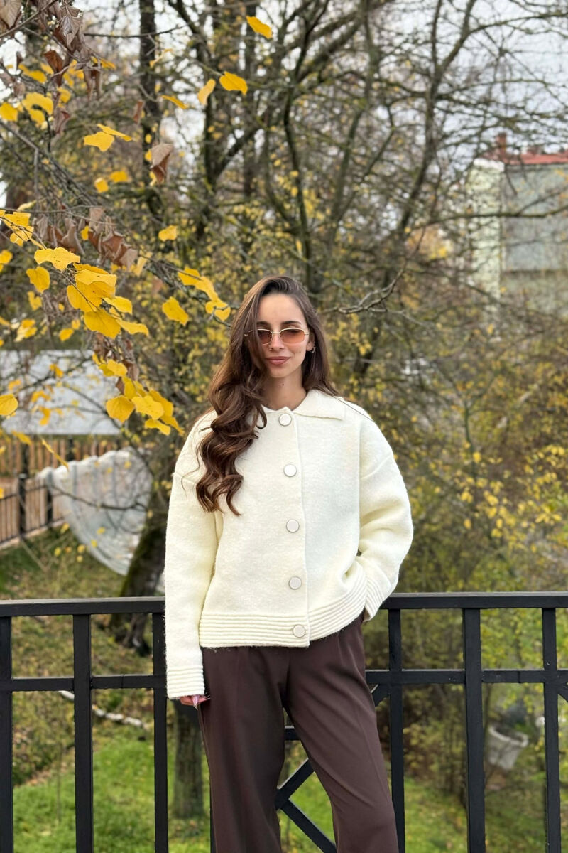 PULOVER NJE NGJYRESHE ME DETAJE BUTONASH PER FEMRA NE NGJYRE KREM - 1