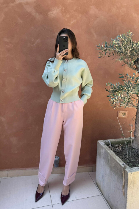 PULOVËR NJË NGJYRËSHE ME DETAJIN E BUTONAVE PËR FEMRA NË NGJYRËN MENTE - 2