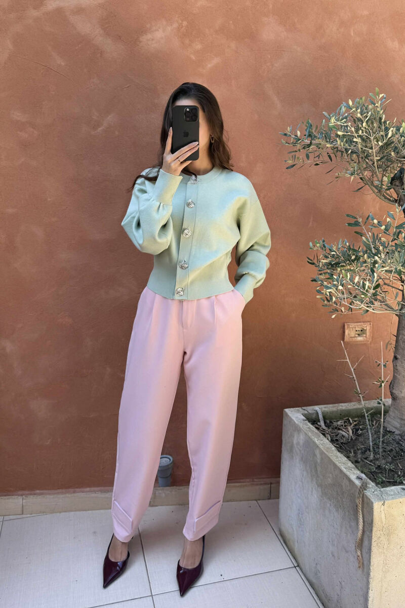 PULOVËR NJË NGJYRËSHE ME DETAJIN E BUTONAVE PËR FEMRA NË NGJYRËN MENTE - 2