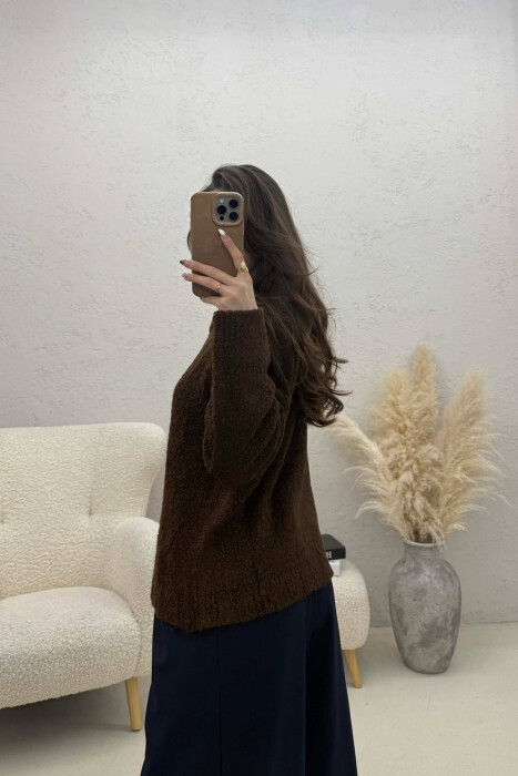 PULOVER NJE NGJYRESHE ME KOPSA PER FEMRA NE NGJYRE KAFE - 2