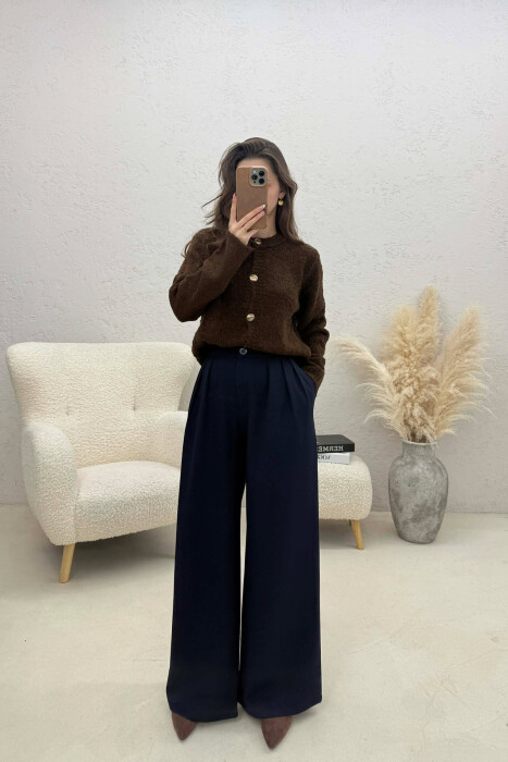 PULOVER NJE NGJYRESHE ME KOPSA PER FEMRA NE NGJYRE KAFE - 4