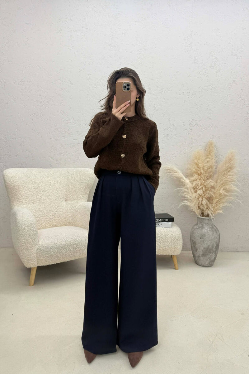 PULOVER NJE NGJYRESHE ME KOPSA PER FEMRA NE NGJYRE KAFE - 4