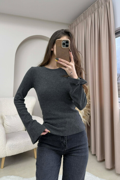 PULOVER NJE NJGYRESHE PER FEMRA NE NGJYRE GRI TE ERRET - 3