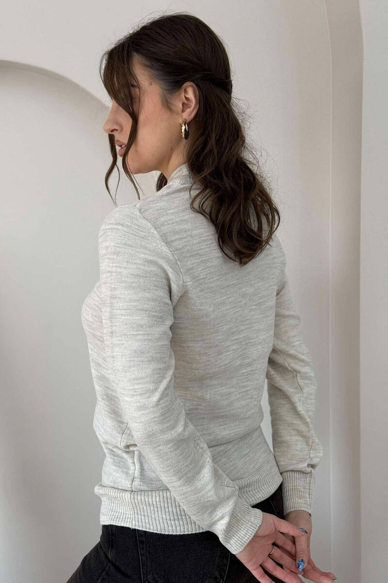 PULOVËR NJË NGJYRËSHE PËR FEMRA NË NGJYRËN BEZHË - 2