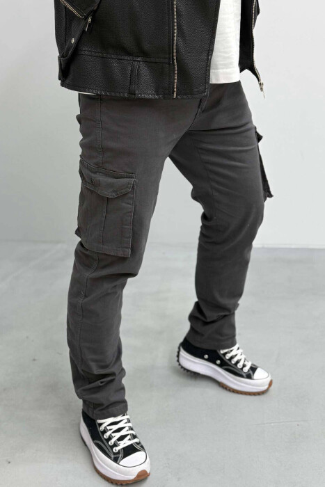 REGULAR ONE COLOR CARGO MEN PANTS IN DARK GREY COLOR - 3