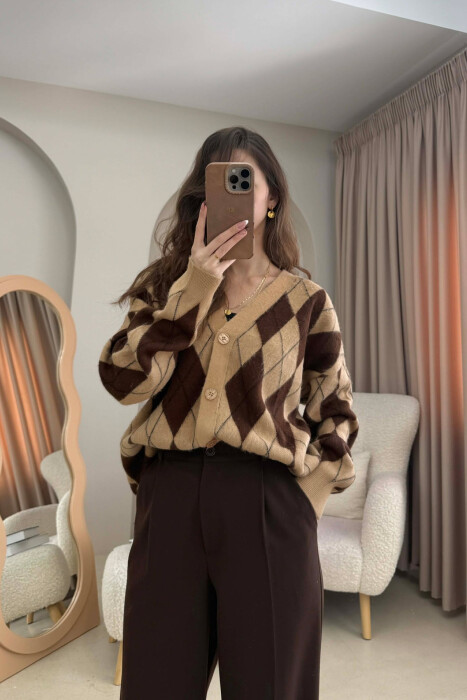 RHOMBUS DESIGN BUTTONED WOMEN CARDIGAN BROWN/KAFE - 2