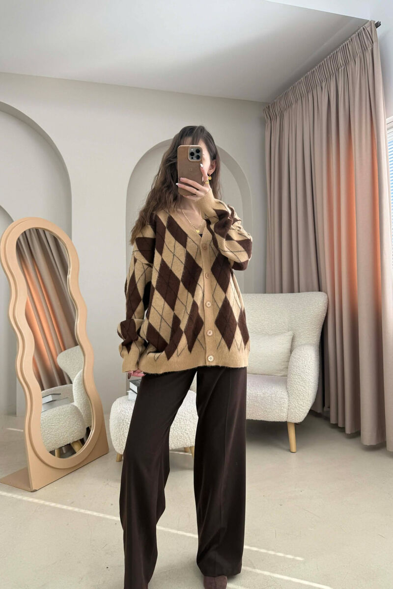 RHOMBUS DESIGN BUTTONED WOMEN CARDIGAN BROWN/KAFE - 4