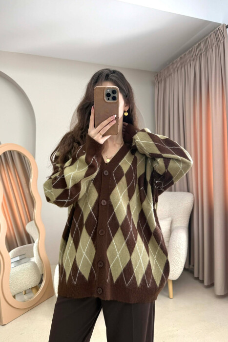 PULOVER ME KOPSA DHE DIZAJN ROMBESH PER FEMRA NE NGJYRE MENTE - KLAUDIO FASHION