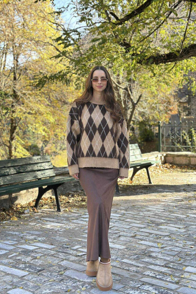 RHOMBUS DESIGN ROUND NECK WOMEN SWEATER BEIGE+BROWN/BEZHE+KAFE - 1