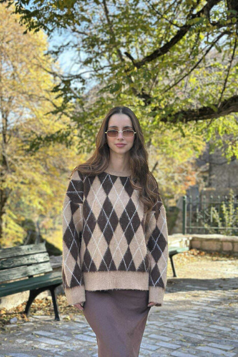 RHOMBUS DESIGN ROUND NECK WOMEN SWEATER BEIGE+BROWN/BEZHE+KAFE - 2