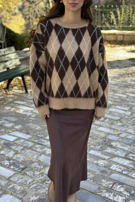 RHOMBUS DESIGN ROUND NECK WOMEN SWEATER BEIGE+BROWN/BEZHE+KAFE - 4