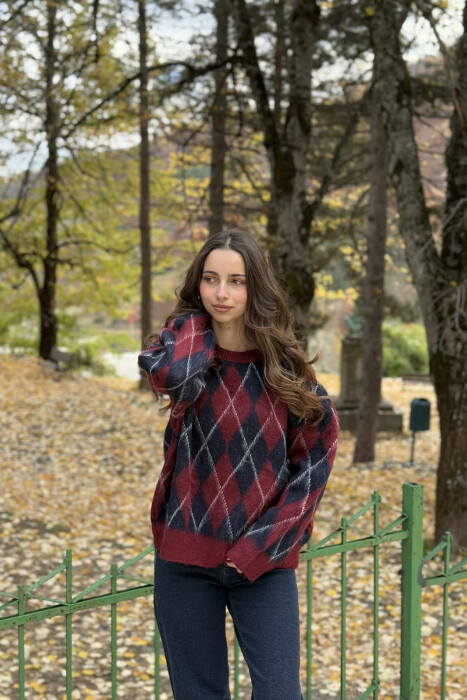 RHOMBUS DESIGN ROUND NECK WOMEN SWEATER BURGUNDY-BLUE/VISHNJE-BLU - 2