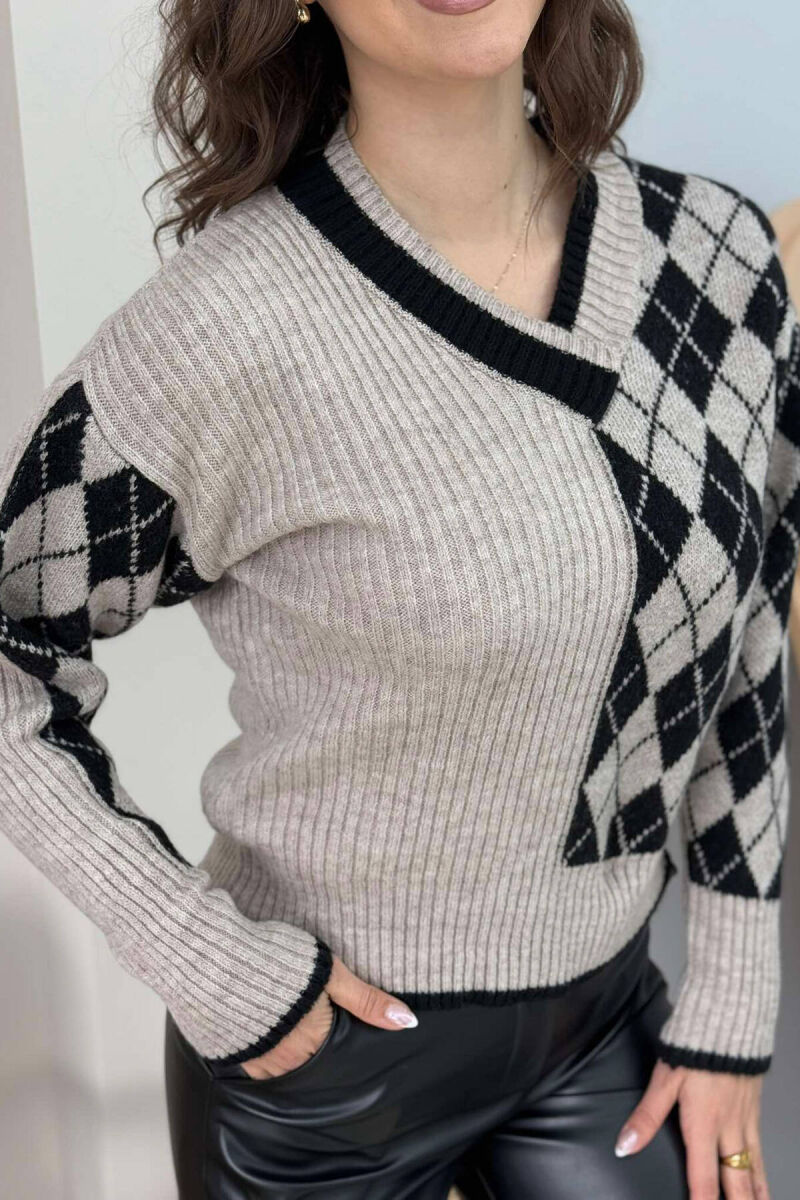 RHOMBUS DESIGN V NECK WOMEN SWEATER BEIGE/BEZHE - 2