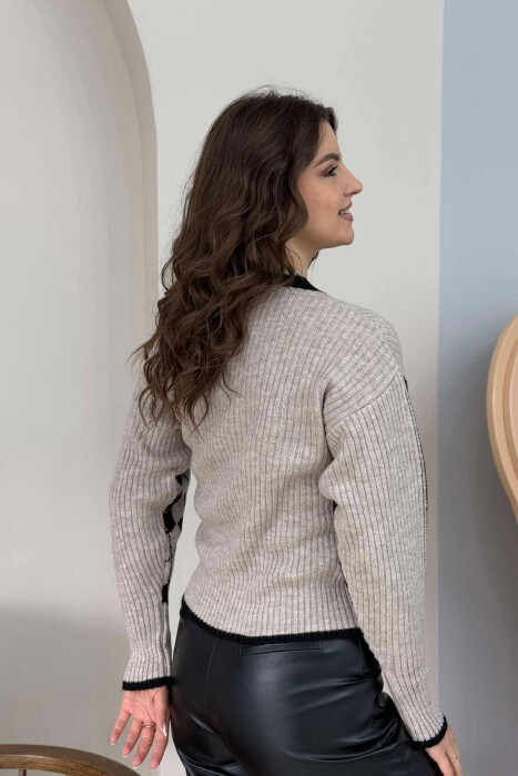 RHOMBUS DESIGN V NECK WOMEN SWEATER BEIGE/BEZHE - 4