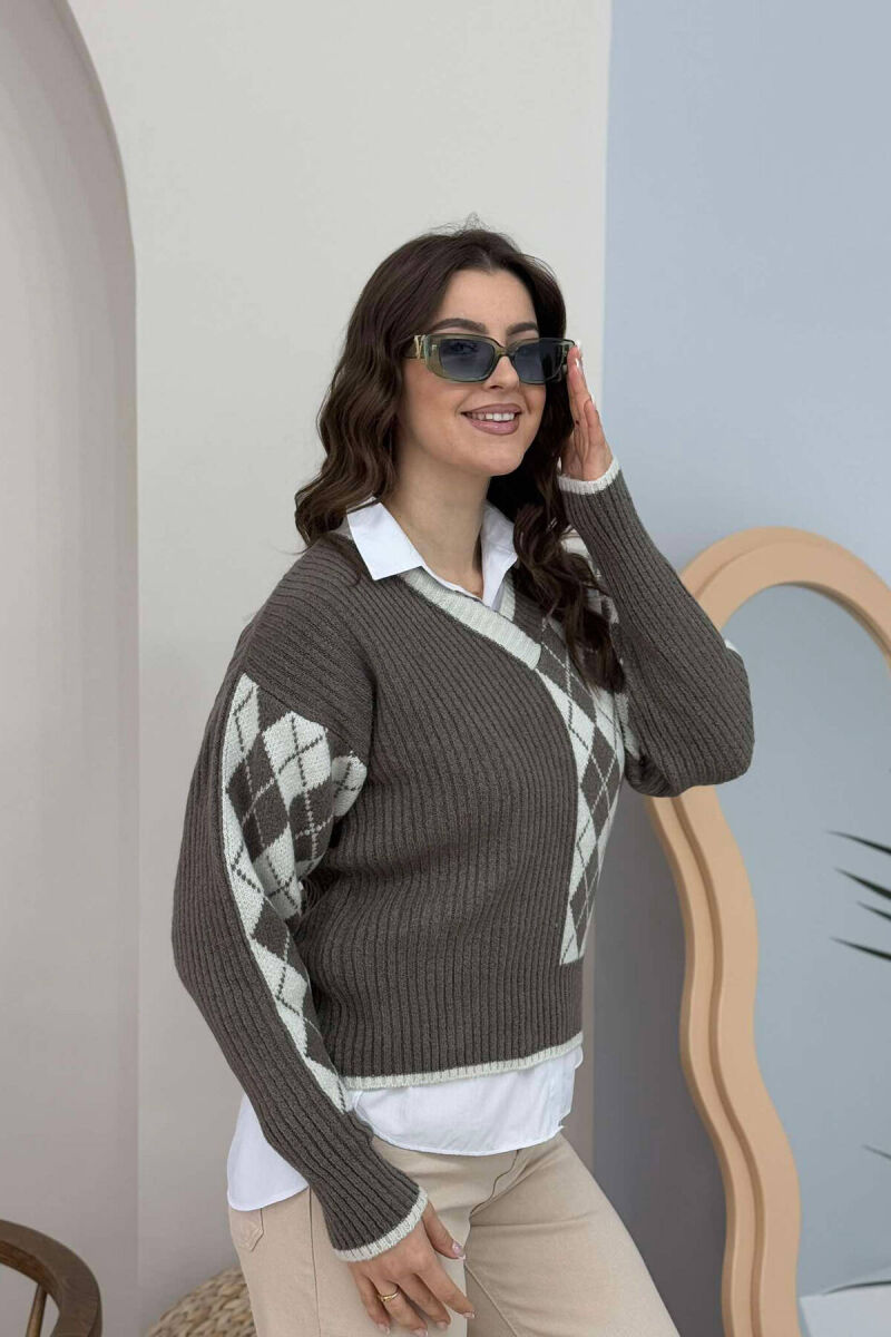 RHOMBUS DESIGN V NECK WOMEN SWEATER LIGHT BROWN/KAZB - 2