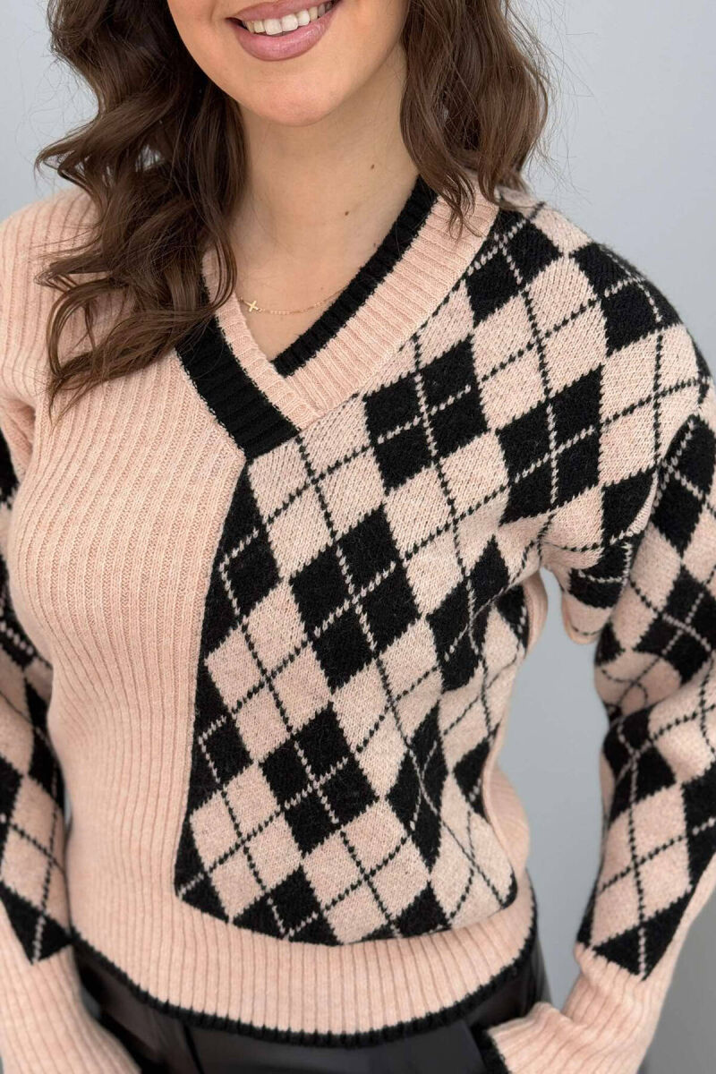 RHOMBUS DESIGN V NECK WOMEN SWEATER POWDER/PUDER - 3