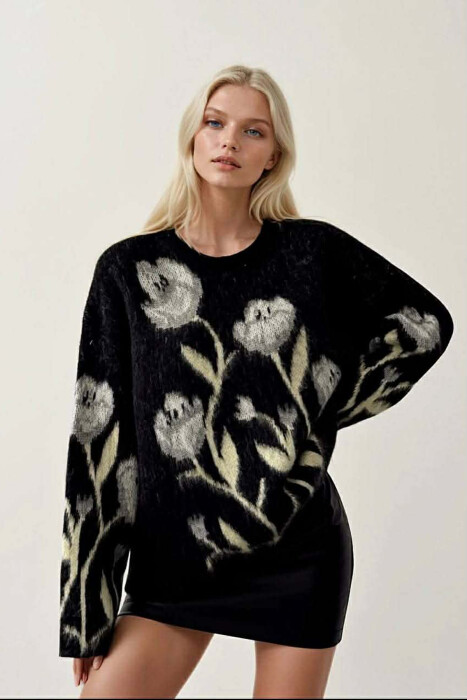 ROUND NECK FLOWERS DESIGN WOMEN SWEATER BLACK/ E ZEZE - 1