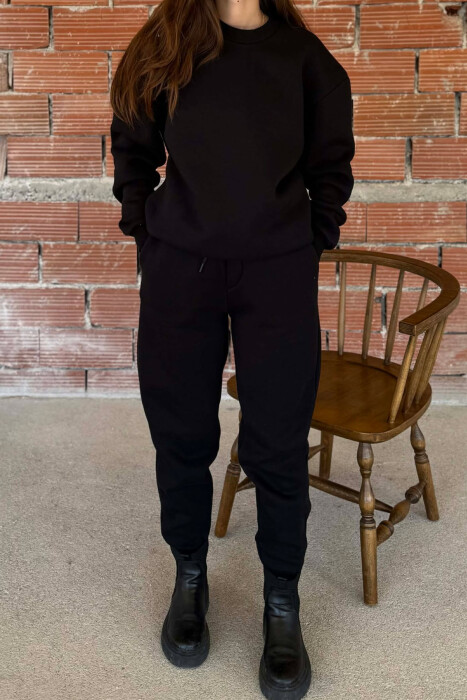 ROUND NECK FLUFFY SWEATSHIRT+ JOGGERS WOMEN SET BLACK/ E ZEZE 