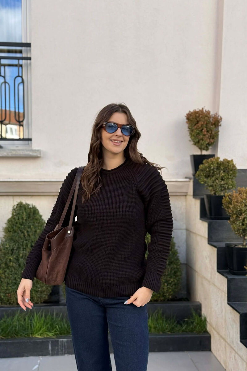 ROUND NECK KNITTED WOMEN SWEATER DARK BROWN/KAFE ERRET - 1