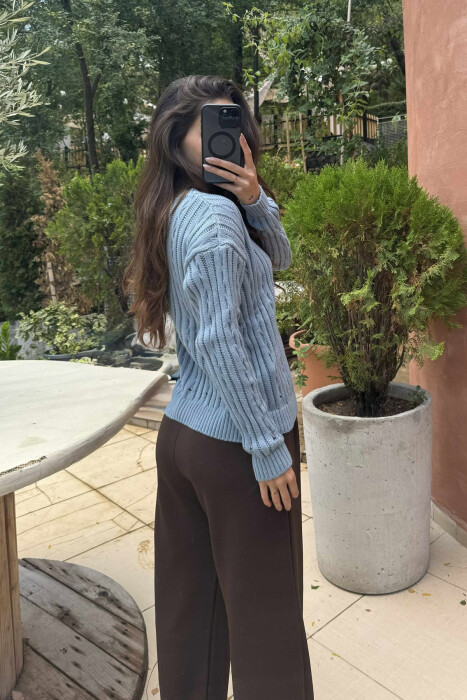 ROUND NECK KNITTED WOMEN SWEATER LIGHTBLUE/BZ - 3