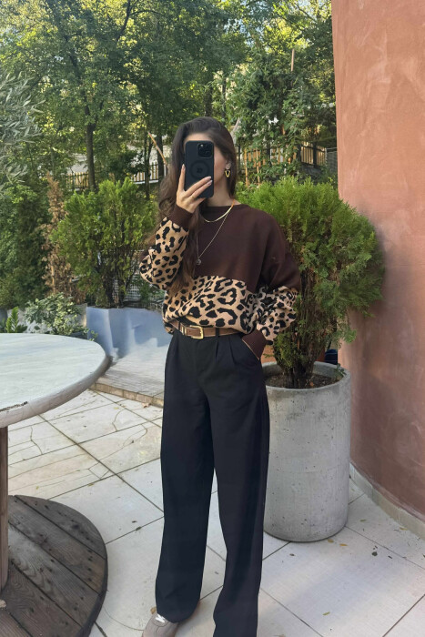 ROUND NECK LEO DESIGN WOMEN SWEATER BROWN/KAFE - 2