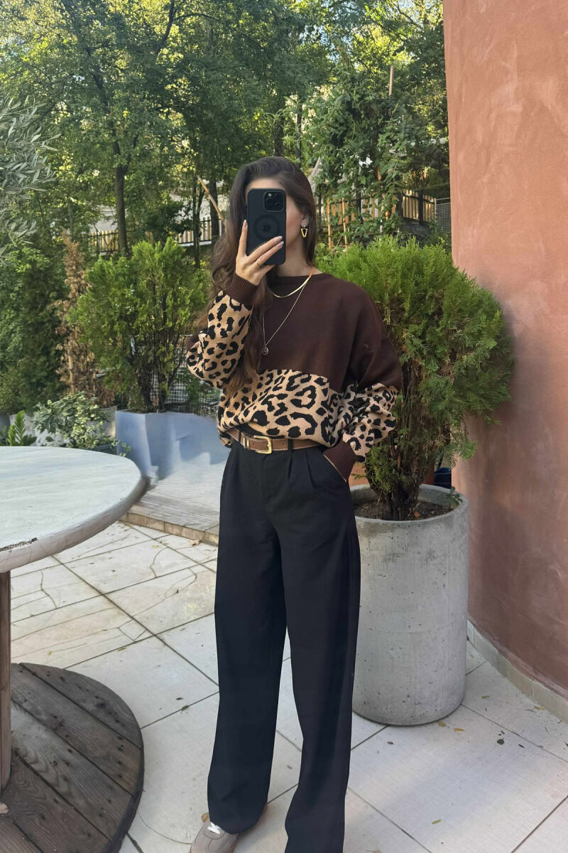 ROUND NECK LEO DESIGN WOMEN SWEATER BROWN/KAFE - 2