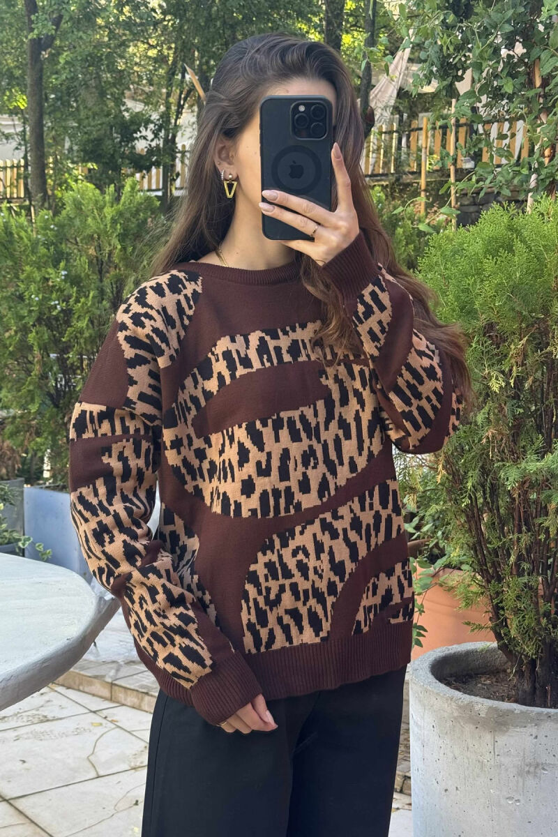 ROUND NECK LEO DESIGN WOMEN SWEATER BROWN/KAFE - 2