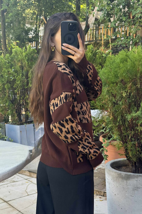 ROUND NECK LEO DESIGN WOMEN SWEATER BROWN/KAFE - 3