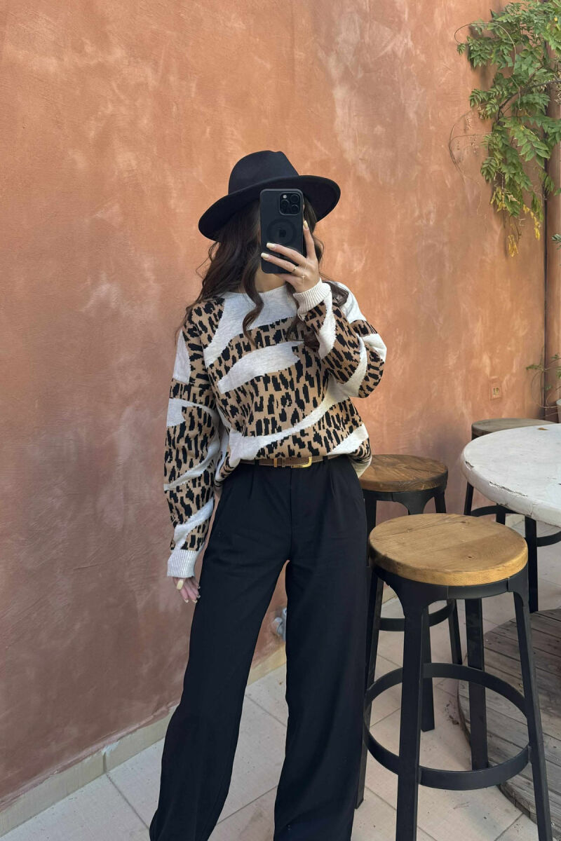 ROUND NECK LEO DESIGN WOMEN SWEATER LIGHT BEIGE/BZHZB - 3