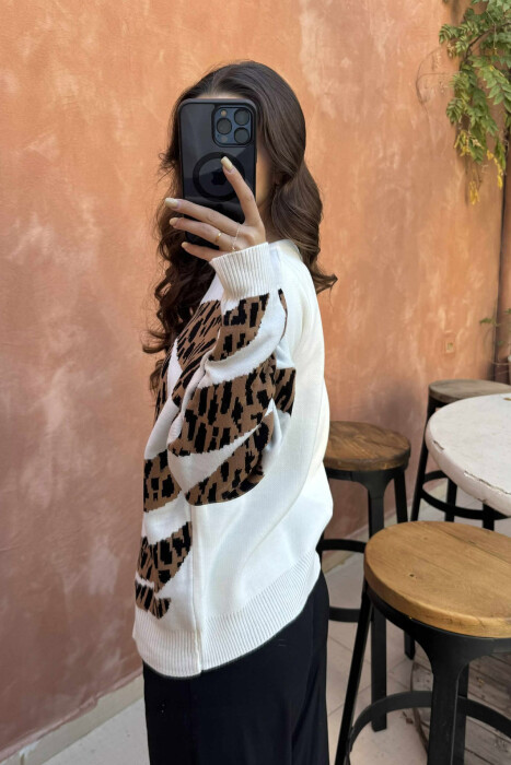 ROUND NECK LEO DESIGN WOMEN SWEATER WHITE-E BARDHE - 3