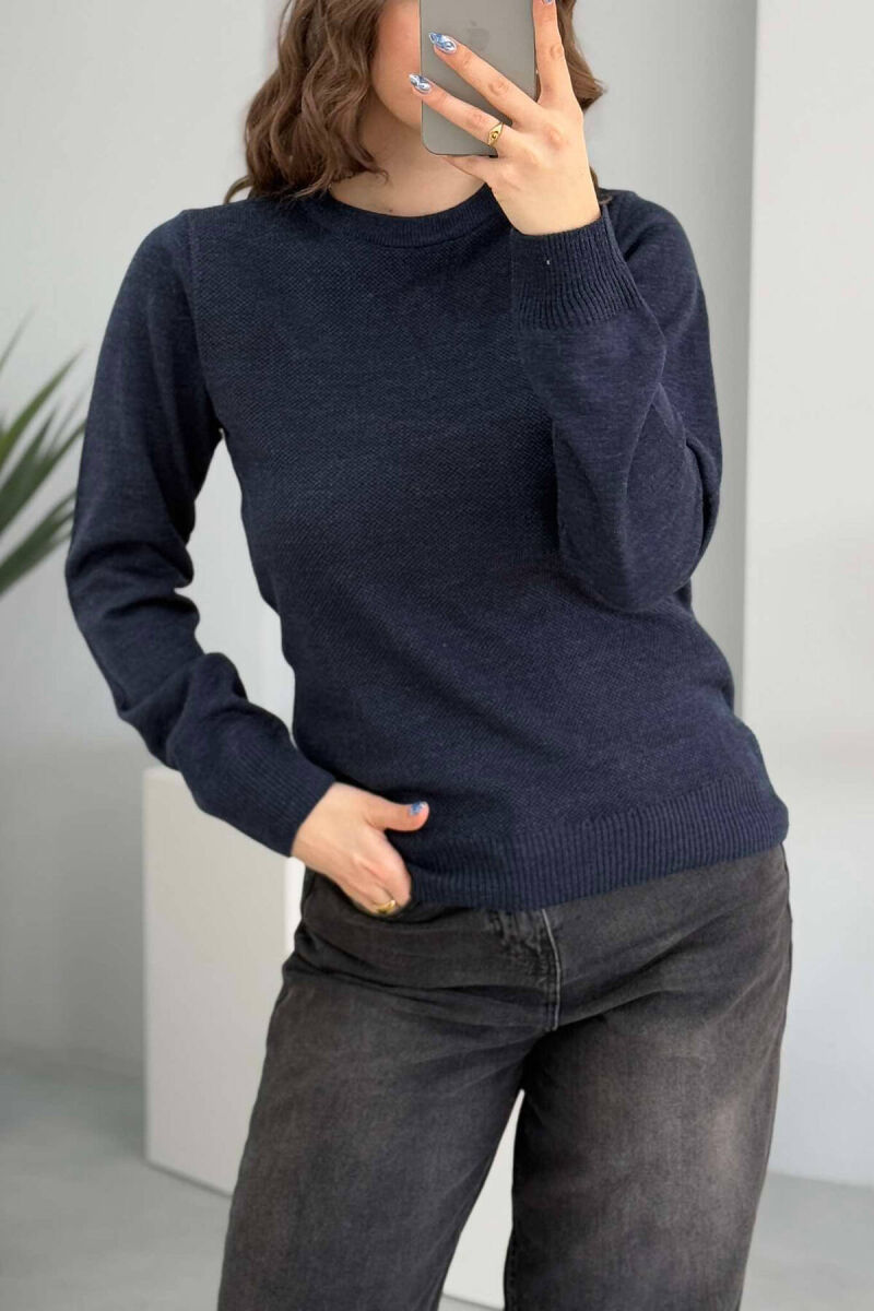 ROUND NECK ONE COLOR WOMEN SWEATER DARK BLUE/BEE - 3