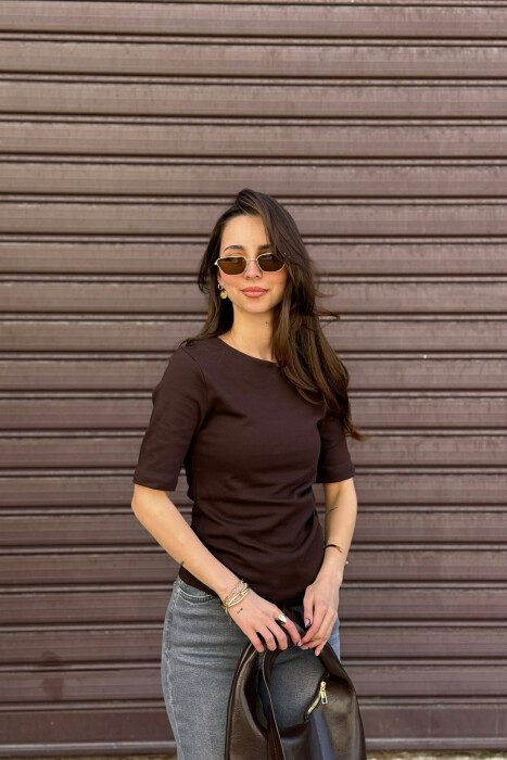 ROUND NECK ONE COLOR WOMAN T-SHIRT BROWN/KAFE - KLAUDIO FASHION
