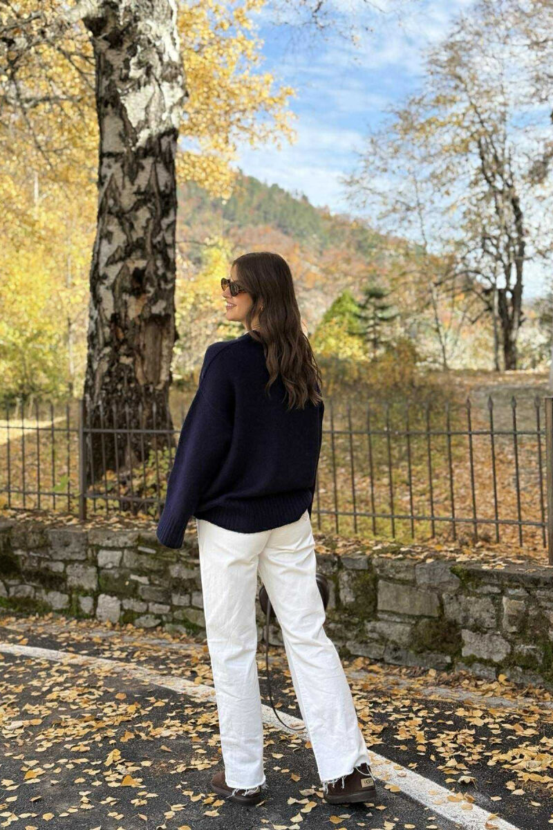 ROUND NECK ONE COLOR WOMEN SWEATER DARK BLUE/BEE - 4