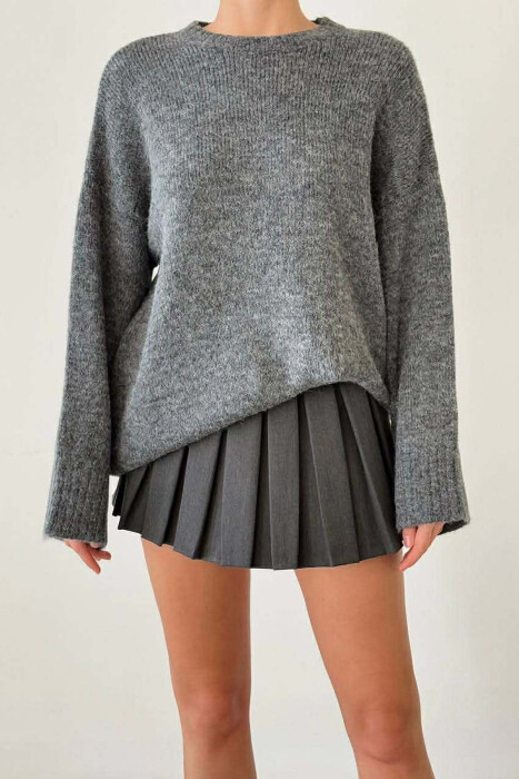 ROUND NECK ONE COLOR WOMEN SWEATER DARK GREY/GEE - KLAUDIO FASHION